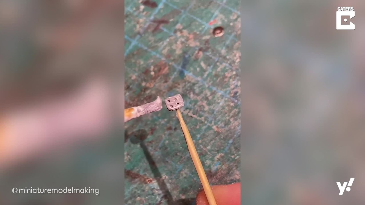 Künstler baut coole Mini-Brettspiele