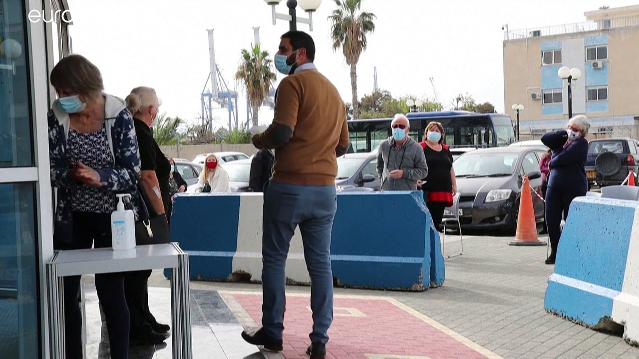 Κύπρος: Δύο νεκροί και 326 νέα κρούσματα COVID-19