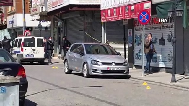 Akhisar’da sokak ortasında silahlı çatışma: 1 ölü, 3 yaralı