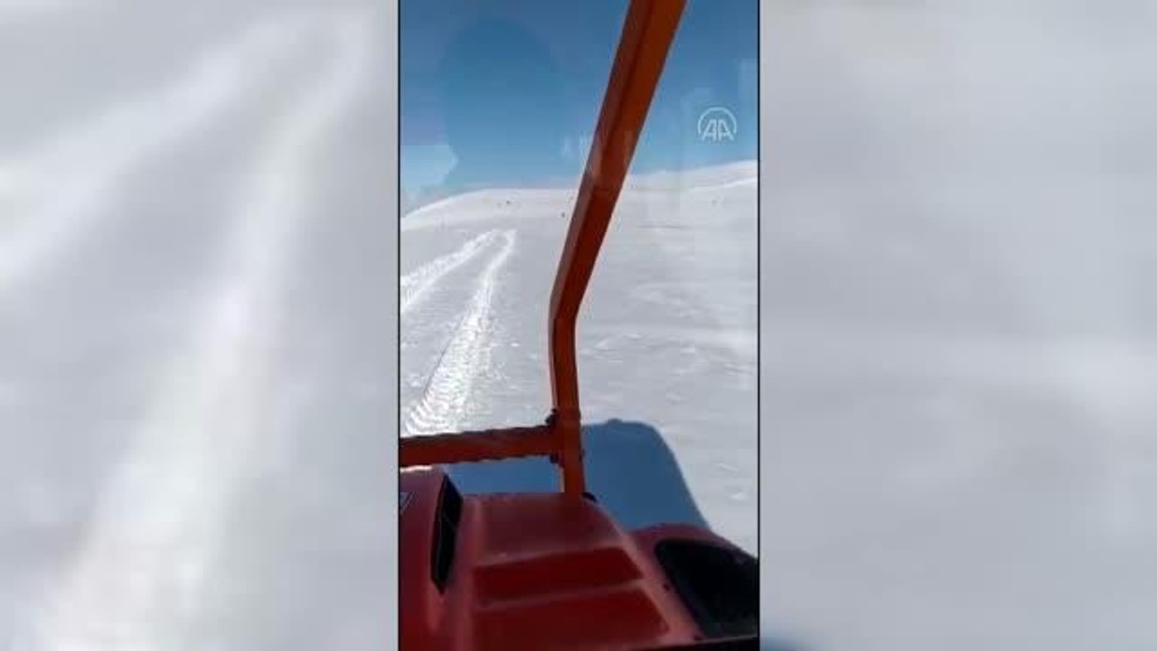 İçme suyu şebekesindeki arızayı gidermek için gittikleri dağda mahsur kalan 14 kişi kurtarıldı