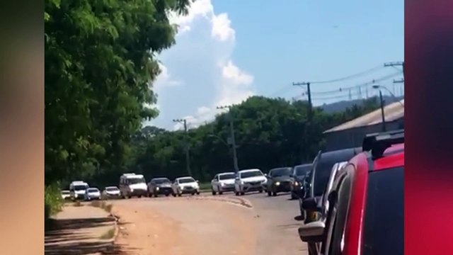 Amigos fazem carreata em homenagem a professor vitima da covid-19 em Vila Velha