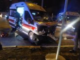 Son dakika... Ambulans ile otomobil çarpıştı: 7 yaralı