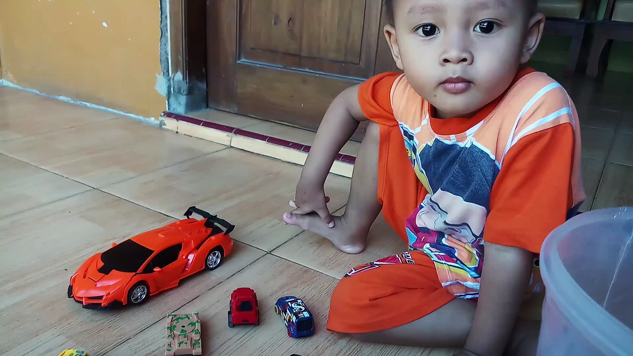 Bermain sambil meringis meringis Februari 2019