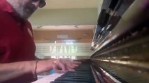 Actor Vivek Sir wishes HBD to Yuvan Shankar Raja by playing rowdy baby song in piano(360P)