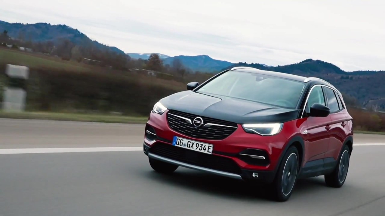 Der Opel Grandland X Hybrid4 - Der Bergkönig