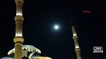 "Süper Ay" kendine hayran bıraktı