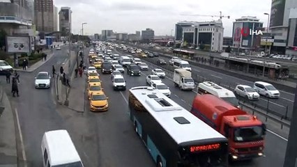 Mega kent, yeni haftaya trafik yoğunluğu ile başladı
