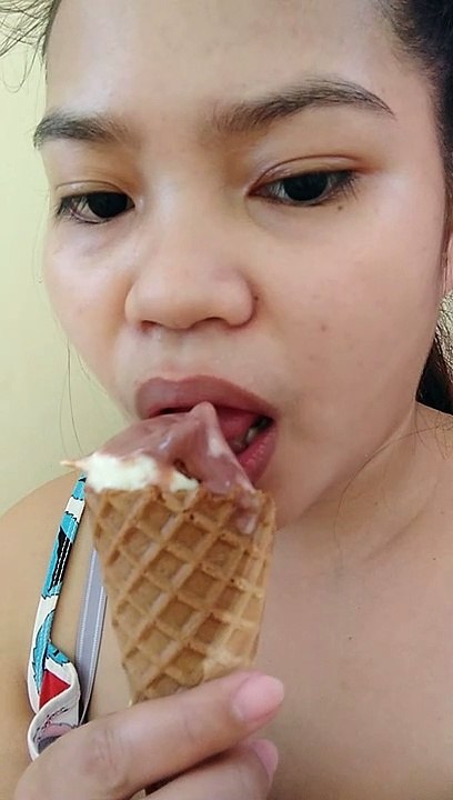 ganito kumain ng ice cream