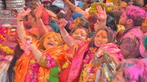 Let's take a look of Holi celebration of Mathura & Vrindavan