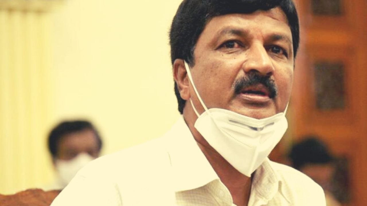 ಕೊನೆಗೂ SIT ಮುಂದೆ ಹಾಜರಾದ Ramesh Jarkiholi | Oneindia Kannada