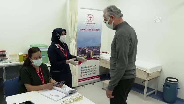 Kovid-19 aşılama sürecinde 60 yaş üzeri vatandaşlar ve eşleri ile bazı kronik hastaların aşılanmasına başlandı