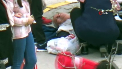 Yolda fenalaştı, 112'nin acil müdahalesi ile hayata bağlandı