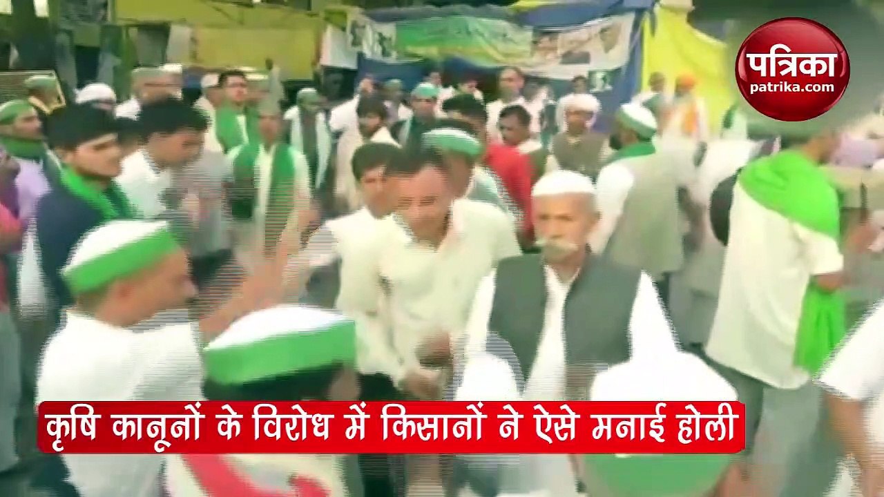 किसानों ने नाच-गाकर धूमधाम से मनाई होली।