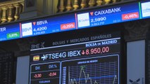 El Ibex 35 mantienen ligeras pérdidas del 0,2 % tras la apertura en los 8.460