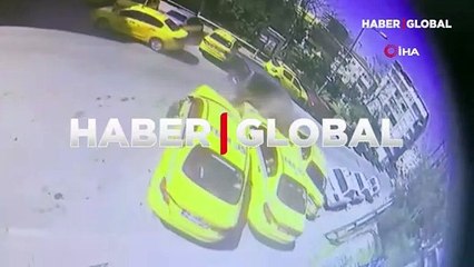 Taksi durağına daldı, 4 araca çarptı