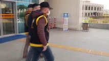 Kendilerini iş insanı olarak tanıtarak dolandırıcılık yaptıkları iddiasıyla 2 zanlı yakalandı