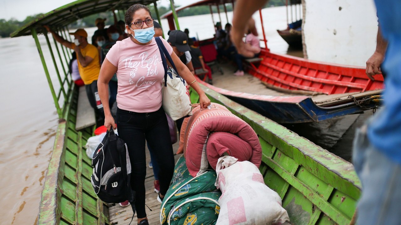 ‘Humanitarian time bomb’: 4,700 Venezuelans flee to Colombia