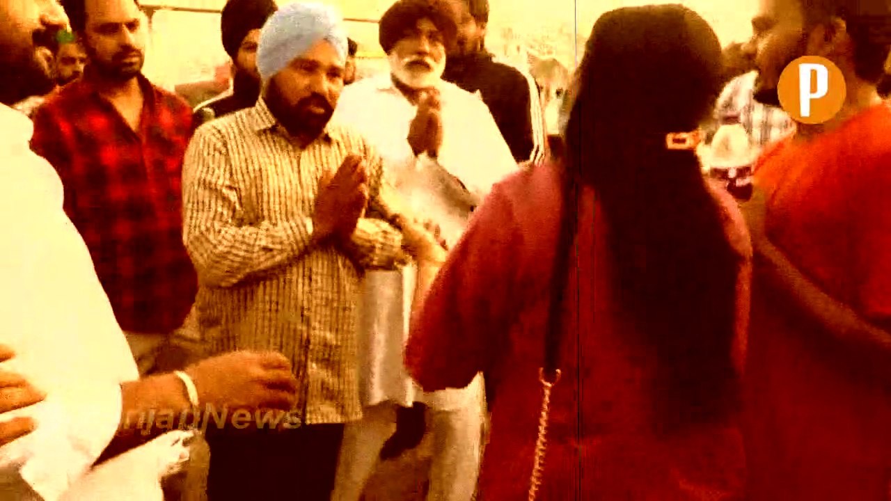 When A Woman Request to Farmers While 'Bharat Band' at Amabla - Must Watch