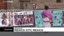 Ολονυκτία συγγενών θυμάτων γυναικοκτονιών στην Πόλη του Μεξικού