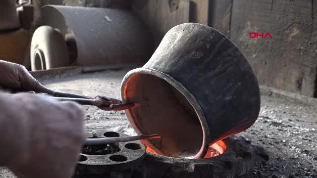 KAYSERİ-Kayseri'de kalaycı ustası, baba mesleğini yaşatmaya çalışıyor