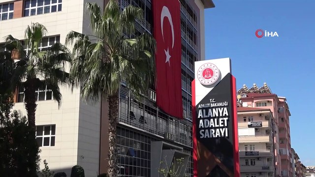 Alanya'da fuhuş çetesi çökertildi