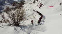 SİVAS Dağcılar, karlı zeminde 2 bin 800 rakımlı Beydağı'na tırmandı