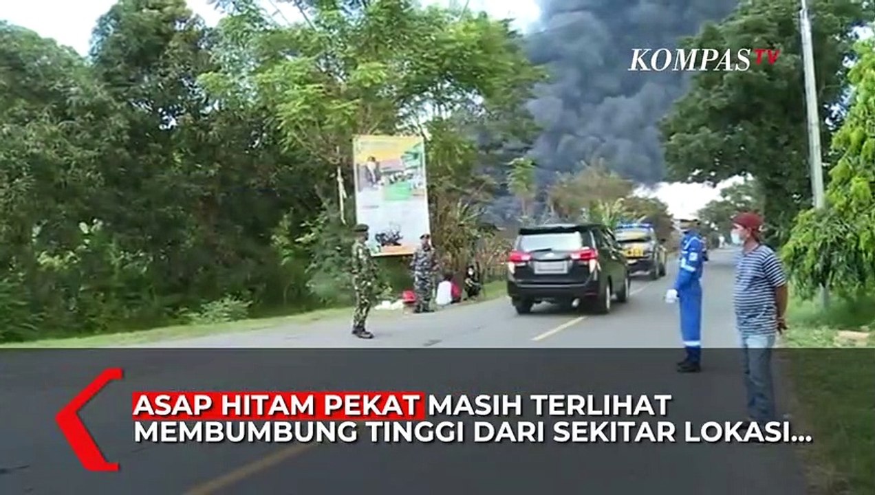 Kondisi Terkini Balongan, Api dan Asap Hitam Masih Tampak di Lokasi