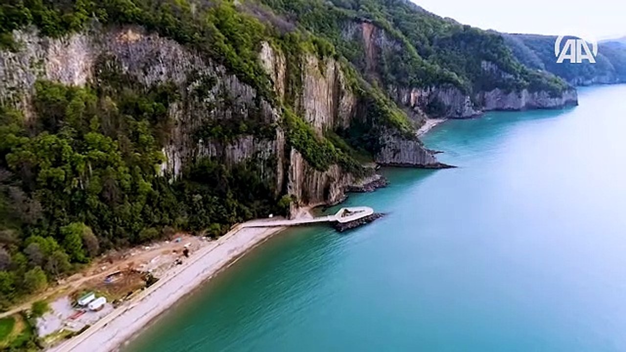 80 milyon yıllık lav sütunları ziyaretçileri büyülüyor