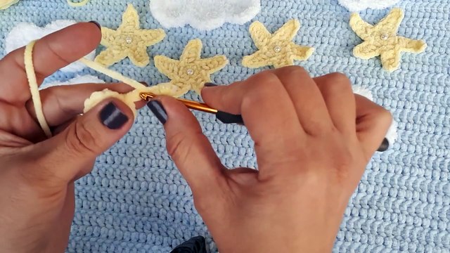 Bebek battaniyesi nasıl süslenir? Derya Baykal'da videolu bebek battaniyesi süsleme