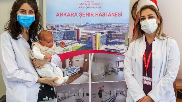 Türkiye’de bir ilk: Annesi hamileyken aşılanan bebek antikorlu doğdu