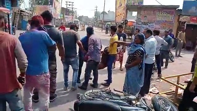 सड़क दुर्घटना में युवक घायल, जिला अस्पताल में भर्ती