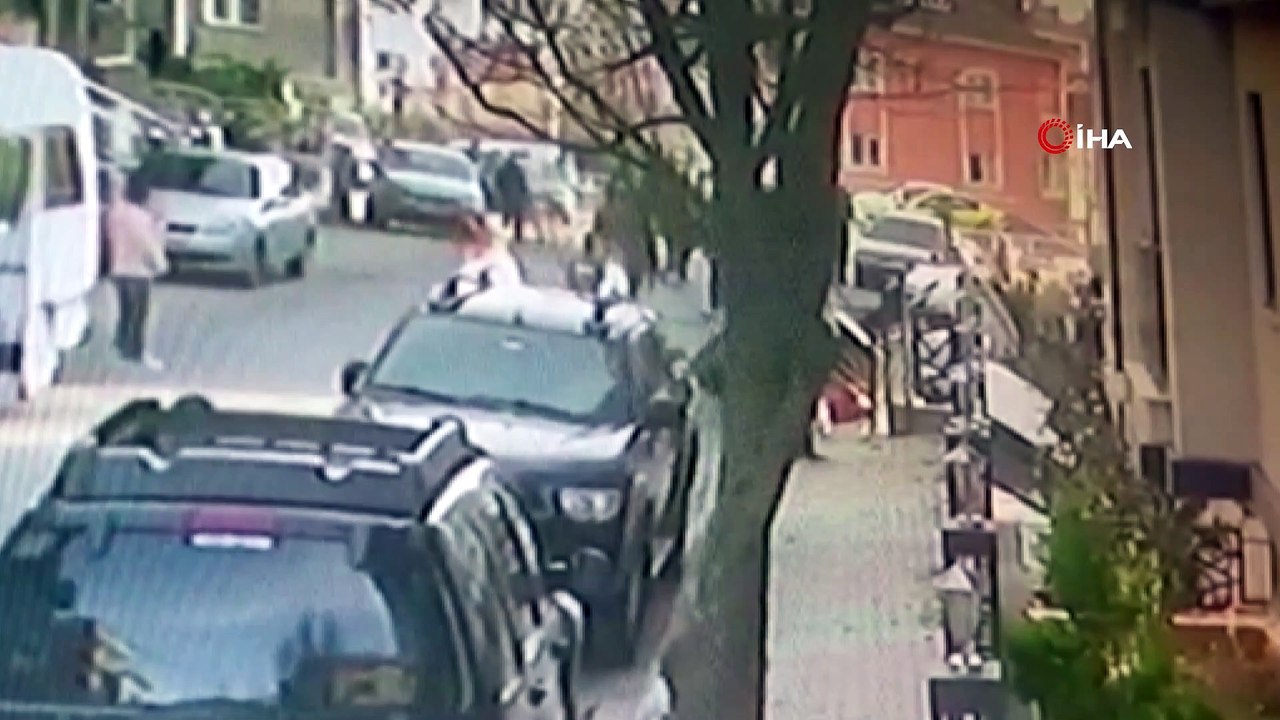 Ümraniye’de istinat duvarının çökme anı kamerada