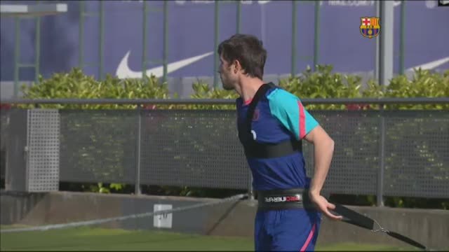 Primera sesión de la semana para el FC Barcelona tras cuatro días libres para cargar pilas