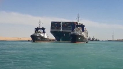 بعد 6 أيام من جنوحها.. انتهاء أزمة السفينة العالقة بقناة السويس