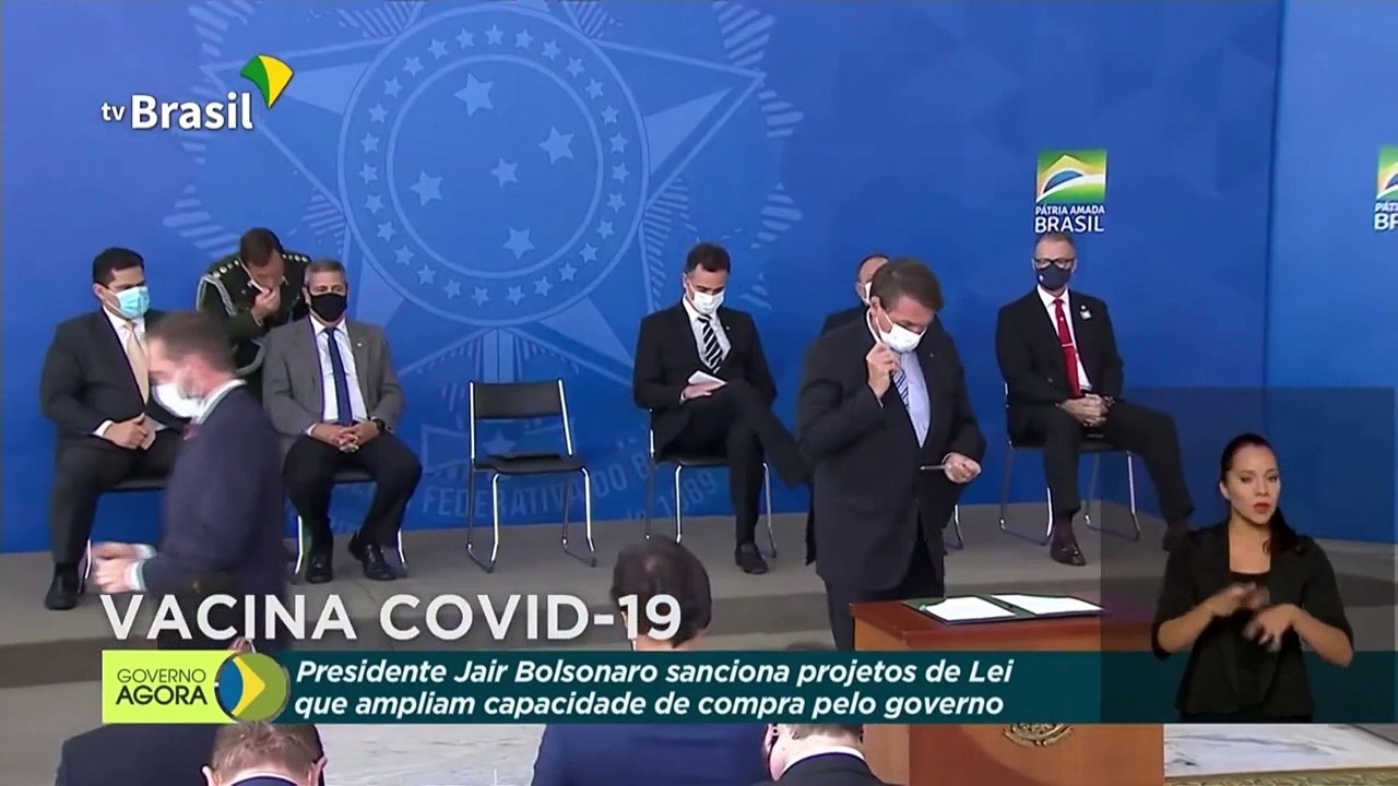 Bolsonaro promove reforma ministerial