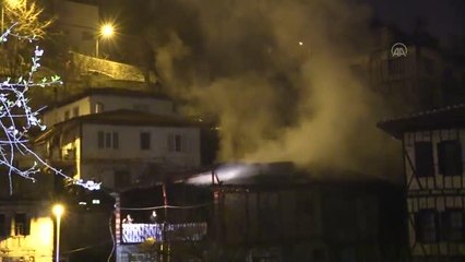 Video herunterladen: Son dakika haberi! Safranbolu'da tarihi konakta çıkan yangında maddi hasar oluştu, iki kişi yaralandı