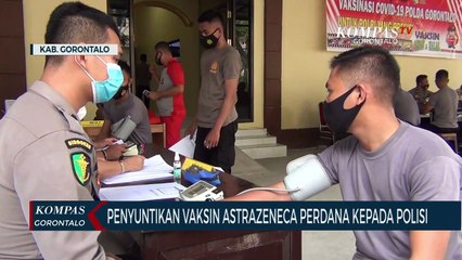 Penyuntikan Perdana Vaksin Astrazeneca Kepada Anggota Polisi