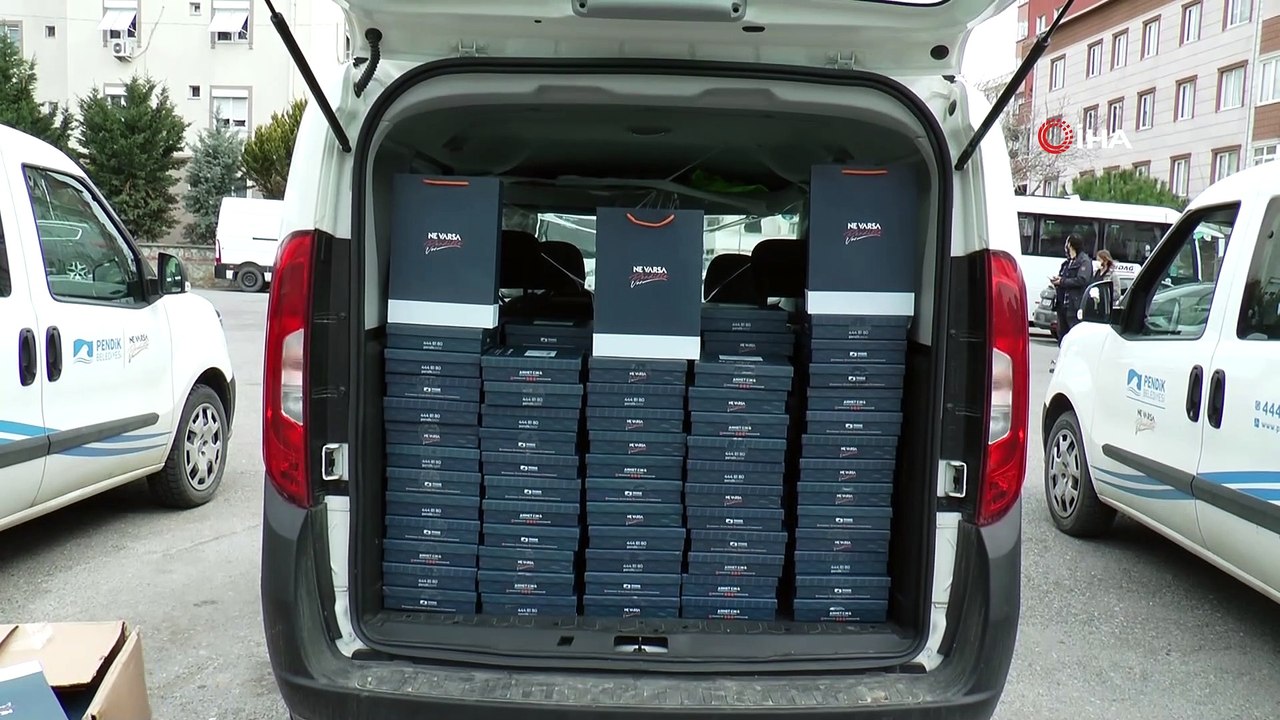 Pendik’te her eve hijyen seti dağıtımı başladı