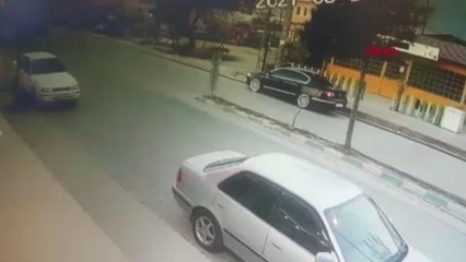 ANTALYA Motosiklet otomobile çarptı: 2 yaralı