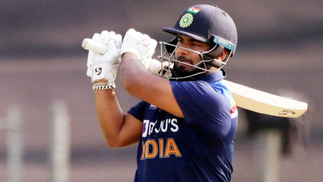 Can't Imagine Team India Without Rishabh Pant - Former Cricketers || Oneindia Telugu