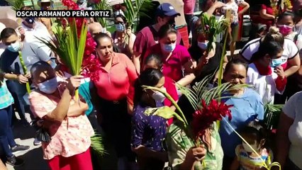 Priest in Honduras rips masks off worshippers' faces