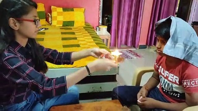 बहनों ने अपने भाइयों के शीश पर तिलक लगाकर लम्बी उम्र की कामना की