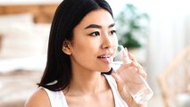 Alasan Orang Jepang Gak Minum Air Ketika Makan
