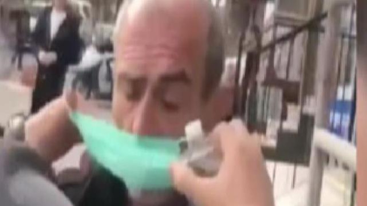 Zorla başına kolonya döküp sosyal medyada yayınlanmıştı; şikayetçi olunmayınca dava düştü