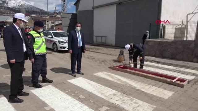 Son dakika haberleri | SİVAS Jandarma, çocuklarla 'kırmızı çizgi' uygulaması yaptı