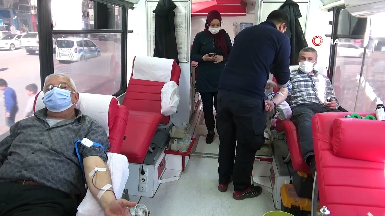 “İyi Ki Varsın Kan Dostum” Kampanyasına Türk ve Suriyeliler’den Destek