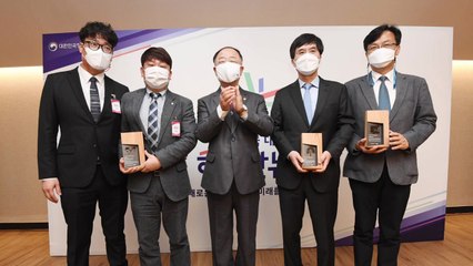 최소잔여형 백신주사기 개발팀 등 '이달의 한국판 뉴딜' 선정 / YTN