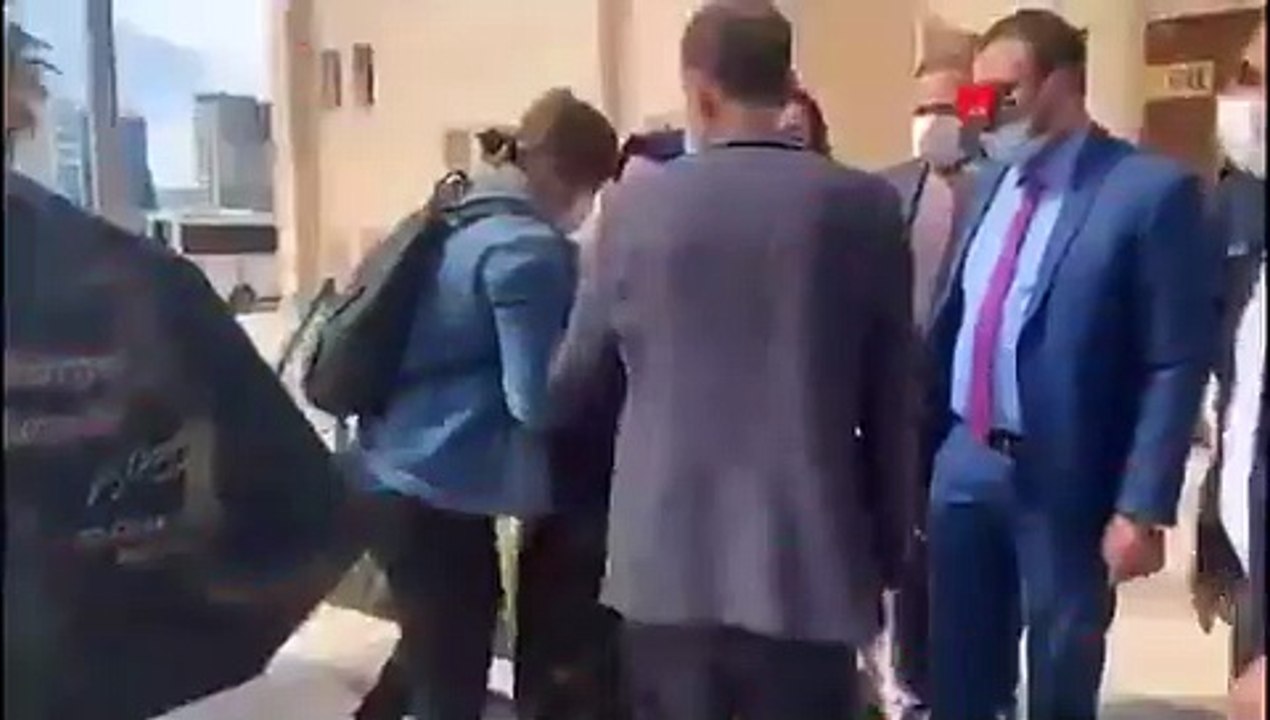 Öldürülen iki oğlu ve eşi için adliye önünde oturma eylemi yapan Emine Şenyaşar ve Ferit Şenyaşar gözaltına alındı