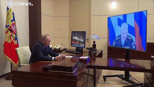 Rusia perfora el Ártico con submarinos y amplia sus instalaciones militares