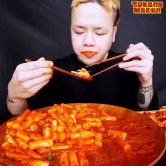 BABANG TAMPAN MAKAN TTEOKBOKKI
